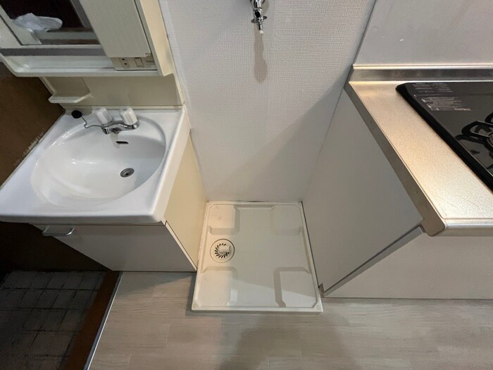 物件内観写真16　(洗濯機置場)