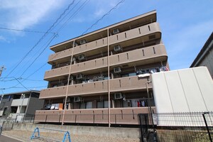 ラ　リヴィエ－ル外観写真