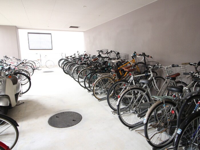 物件外観写真6　(駐輪場)