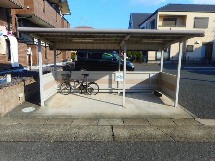 物件外観写真3　(駐輪場)