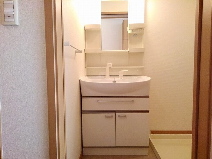 物件内観写真11　(洗面)