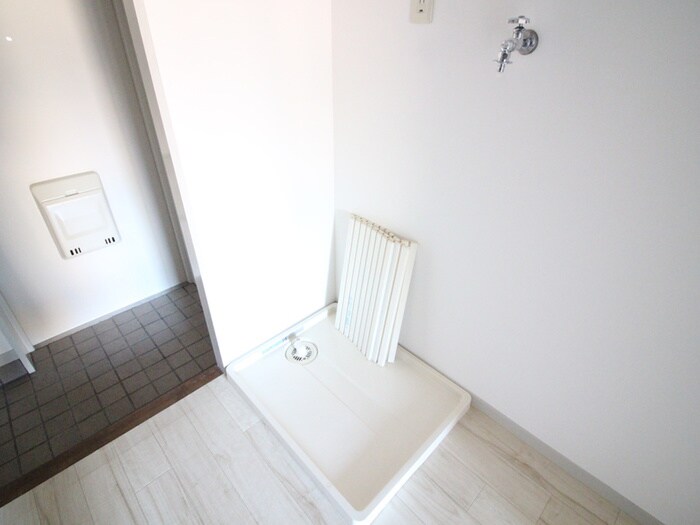 物件内観写真10　(洗濯機置場)