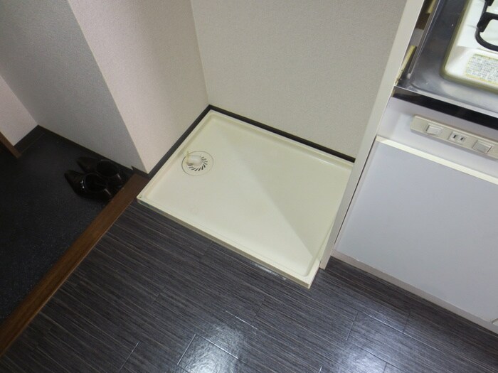 物件内観写真9　(洗濯機置場)