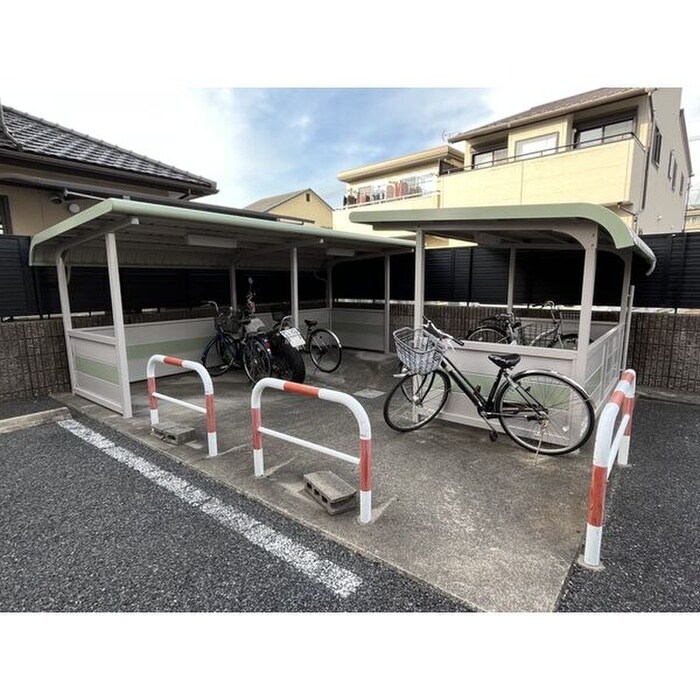 物件外観写真6　(駐輪場)