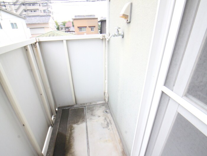 物件内観写真16　(洗濯機置場)