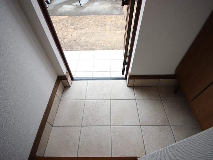 物件内観写真19　(玄関)