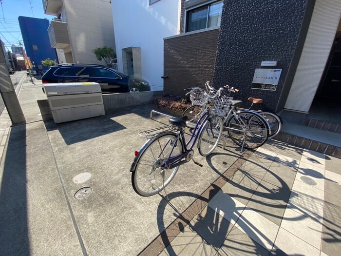 物件外観写真2　(駐輪場)