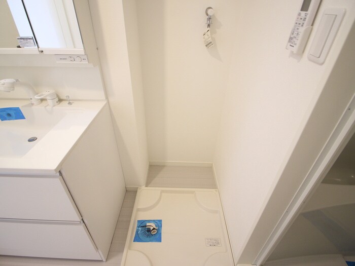 物件内観写真12　(洗濯機置場)