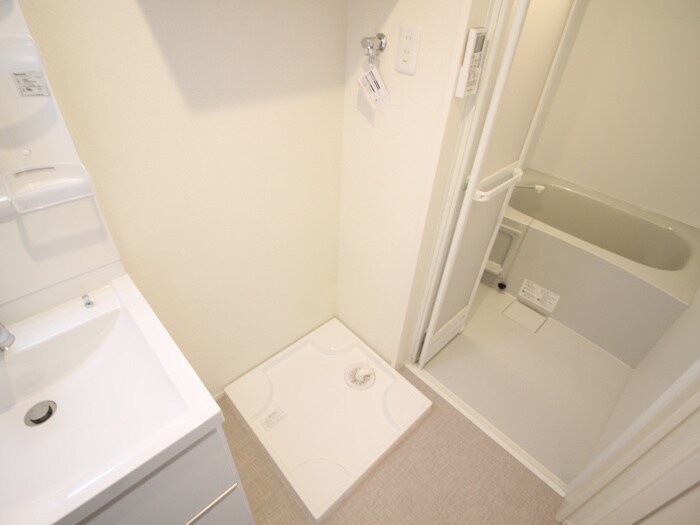 物件内観写真11　(洗濯機置場)