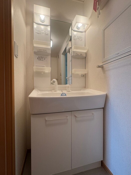 物件内観写真12　(洗面)