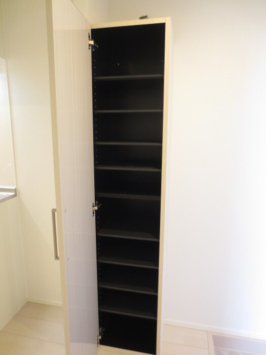 物件内観写真18　(靴箱)