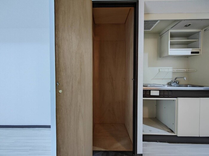 物件内観写真15　(収納)