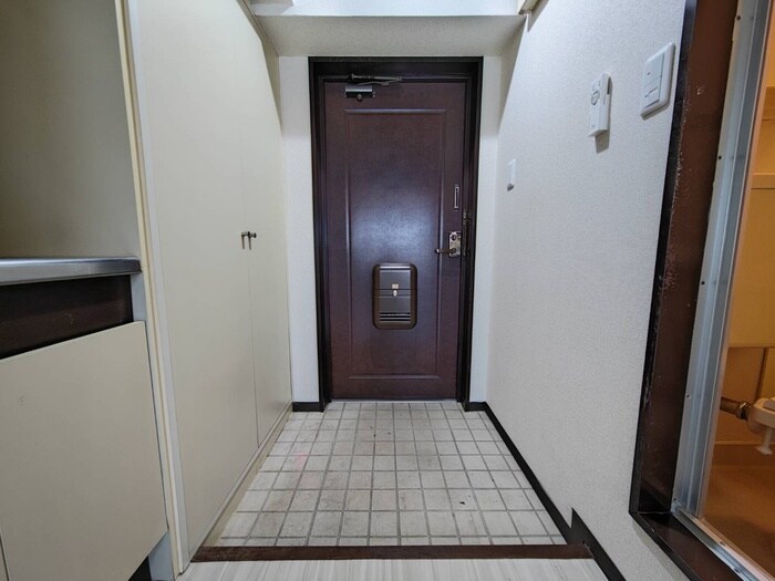 物件内観写真17　(玄関)