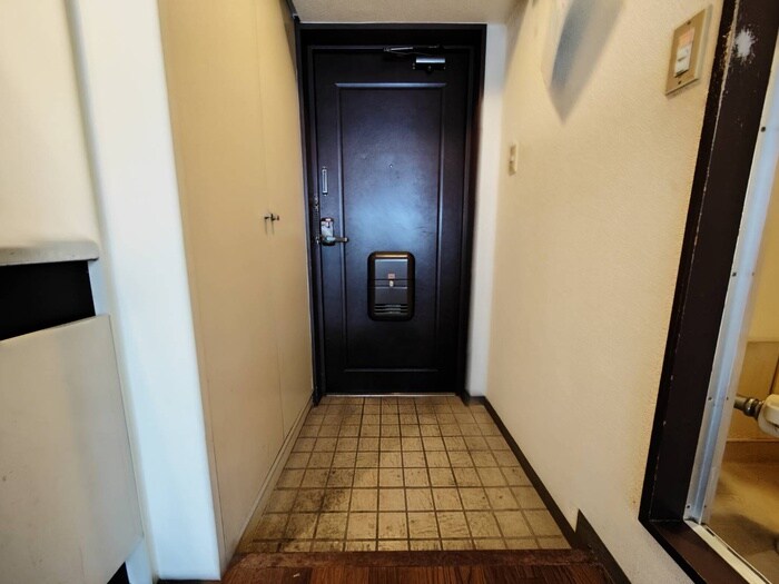 物件内観写真17　(玄関)