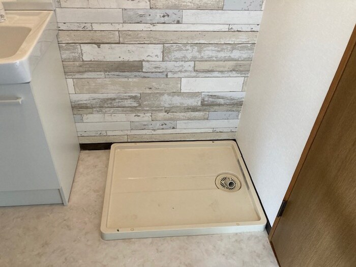 物件内観写真13　(洗濯機置場)