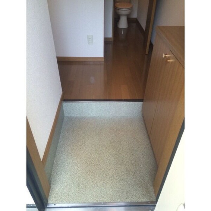 物件内観写真9　(玄関)