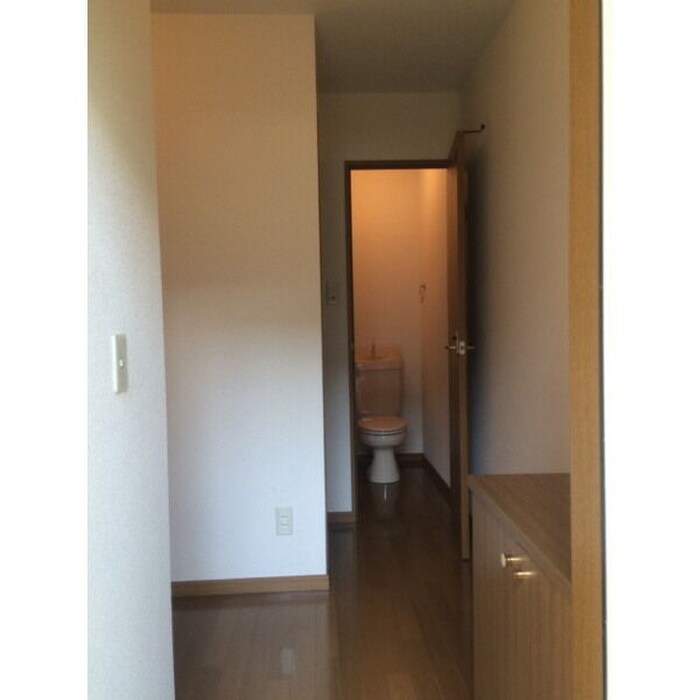 物件内観写真11　(廊下)