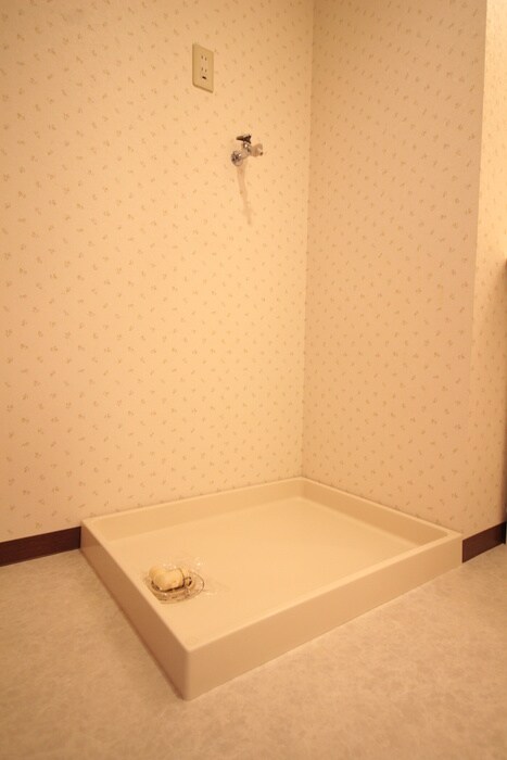 物件内観写真14　(洗濯機置場)