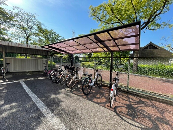 物件外観写真6　(駐輪場)