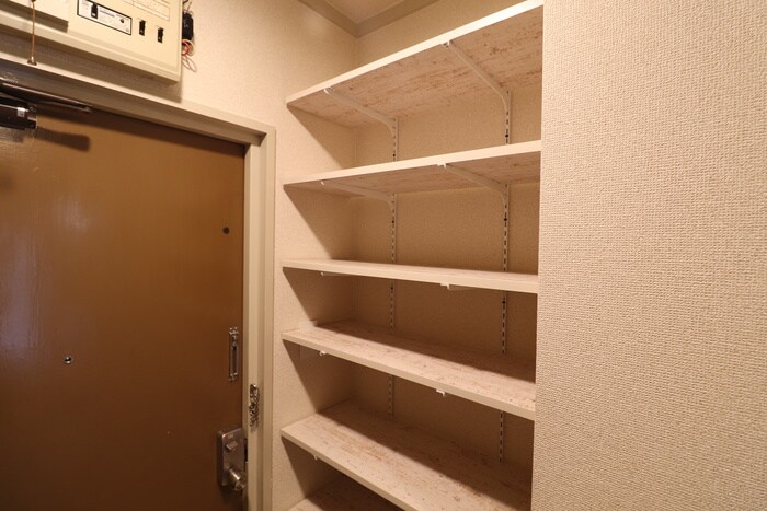 物件内観写真15　(靴箱)