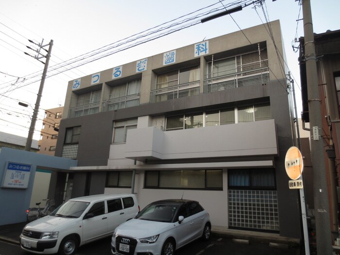 物件外観写真2　(駐車場)