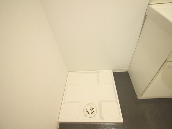 物件内観写真15　(洗濯機置場)