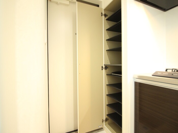 物件内観写真18　(靴箱)