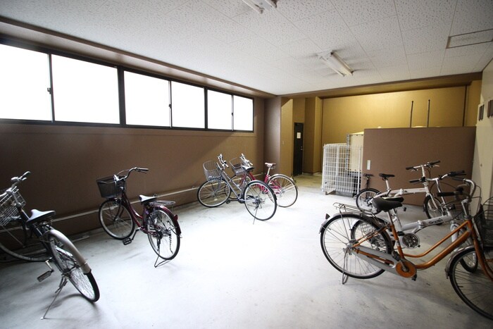 物件外観写真5　(駐輪場)