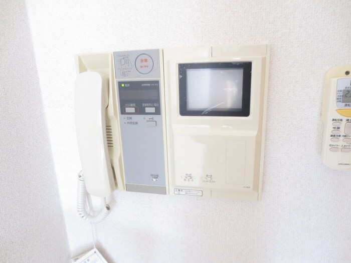 物件内観写真13　(玄関)