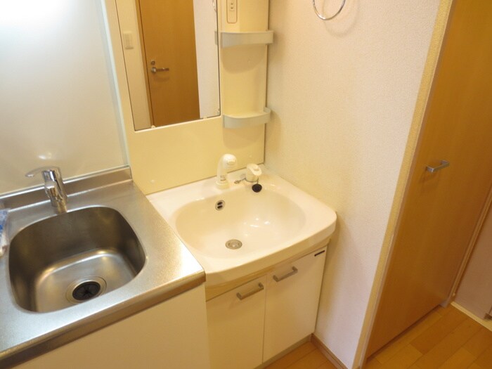 物件内観写真15　(洗面)