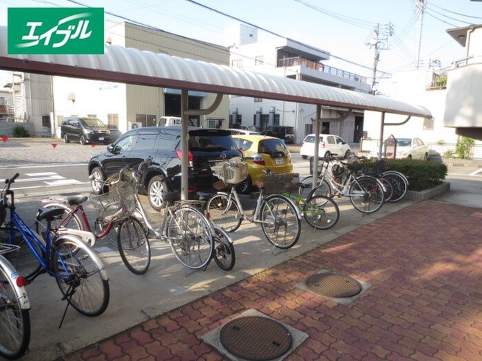 物件外観写真3　(駐輪場)