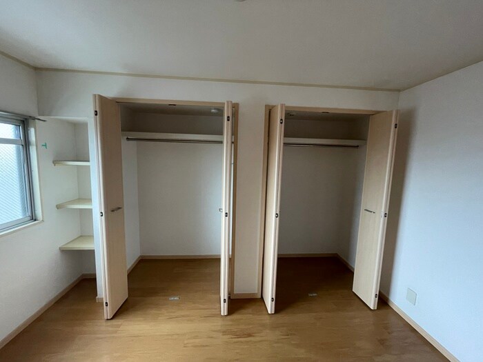 物件内観写真12　(収納)