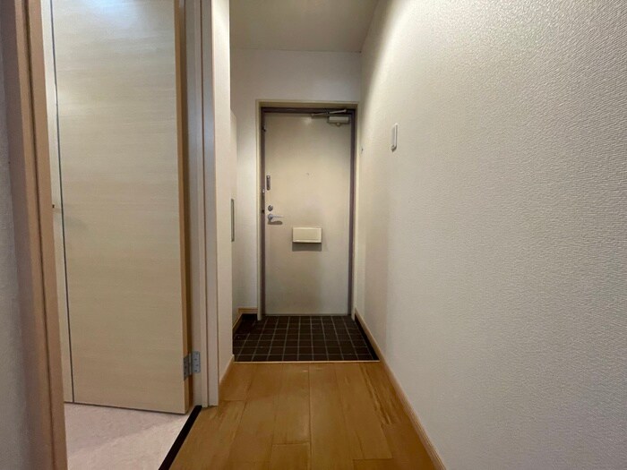 物件内観写真17　(玄関)