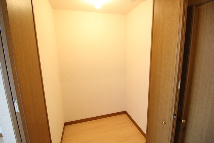物件内観写真10　(収納)