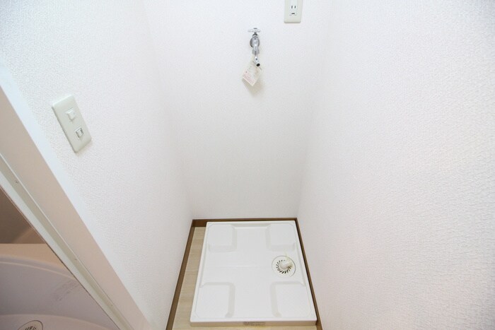 物件内観写真13　(洗濯機置場)