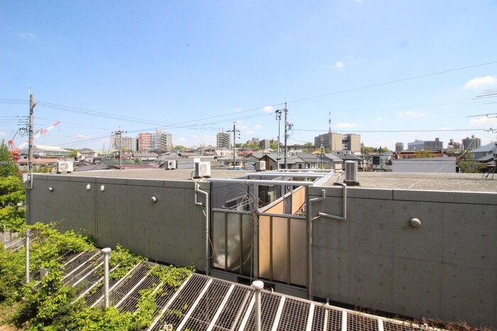 物件内観写真16　(室内からの展望)