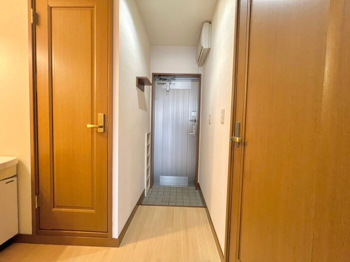 物件内観写真18　(玄関)