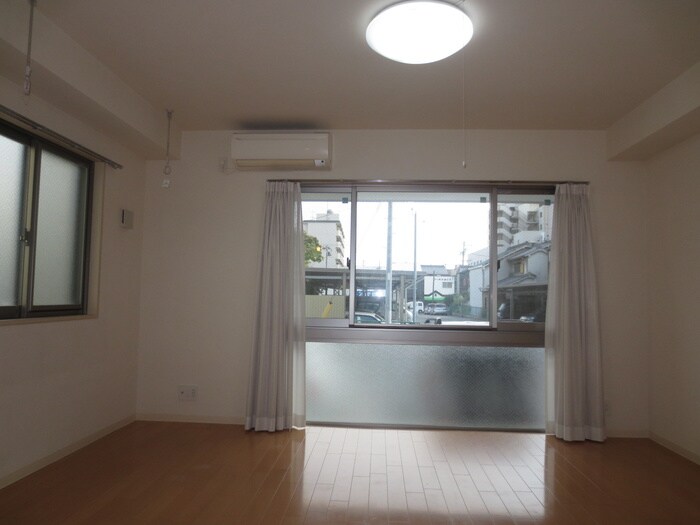 物件内観写真4　(居室)