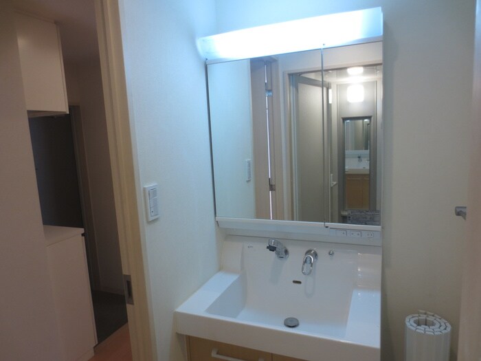 物件内観写真9　(洗面)