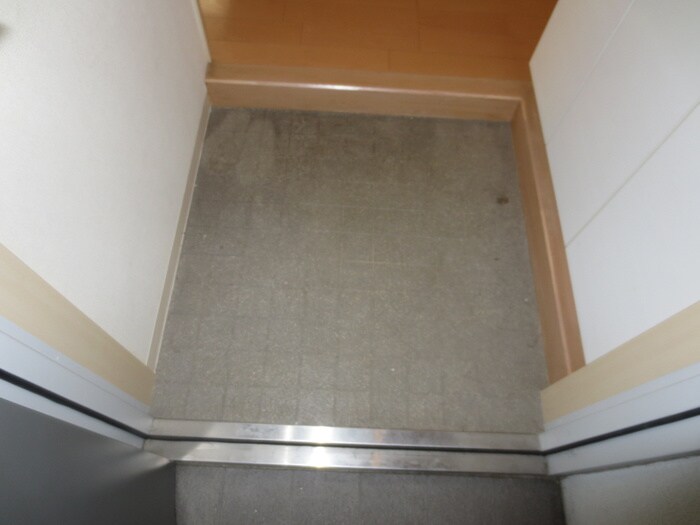 物件内観写真13　(玄関)