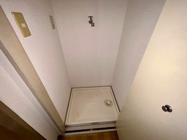 物件内観写真16　(洗濯機置場)