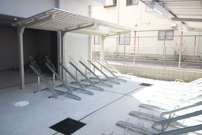 物件外観写真4　(駐輪場)