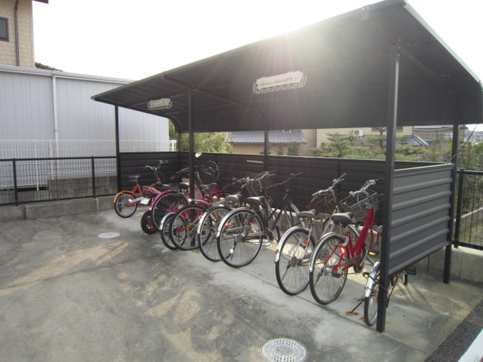 物件外観写真6　(駐輪場)