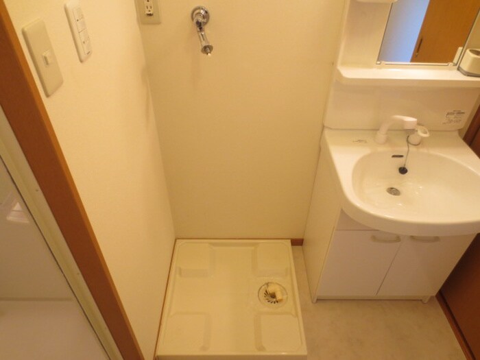 物件内観写真17　(洗濯機置場)