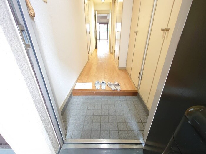 物件内観写真21　(玄関)