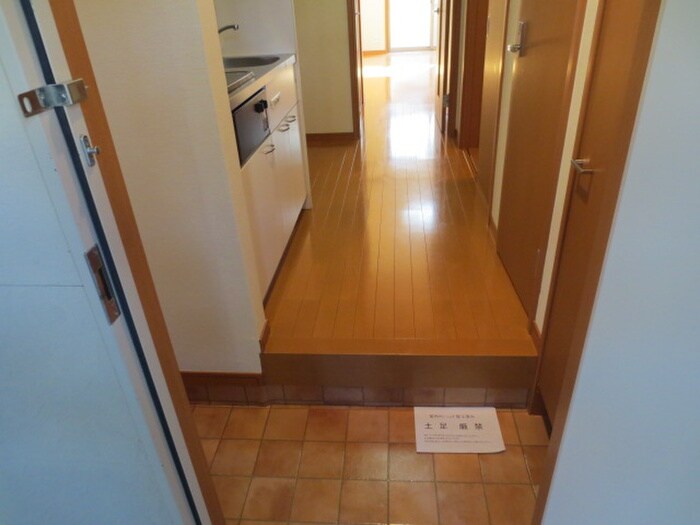 物件内観写真10　(玄関)