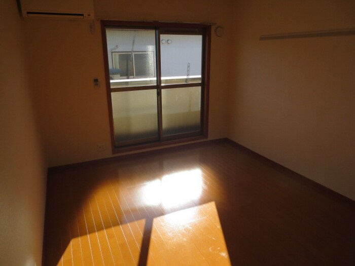 物件内観写真16　(居室)