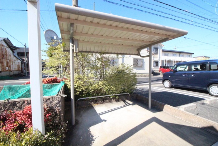 物件外観写真3　(駐輪場)