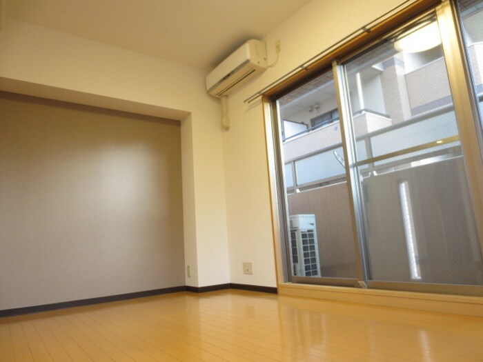 物件内観写真4　(居室)