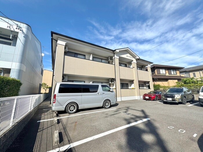 物件外観写真5　(駐車場)